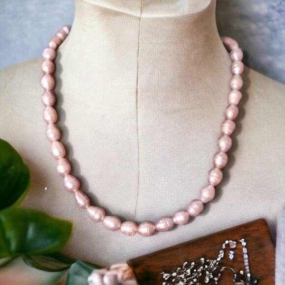Vintage Ringed Pearl Necklace, Ribbed Pearls with Gold Clasp, Timeless Elegance - Picture 1 of 10